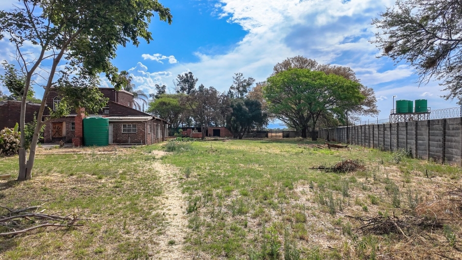 5 Bedroom Property for Sale in Rustenburg Rural North West